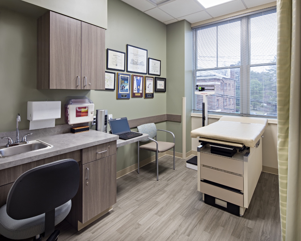 Effortless Elegance: Stylish Ideas for Your Medical Office Interior Design.